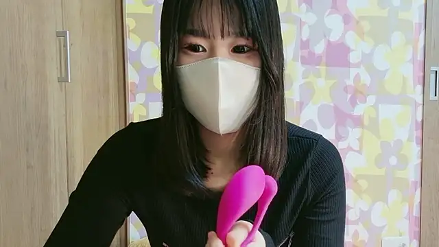 Noel room online show from 12/22/25, 04:51