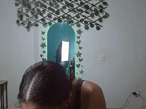 Andreaebony online show from 12/17/25, 12:54