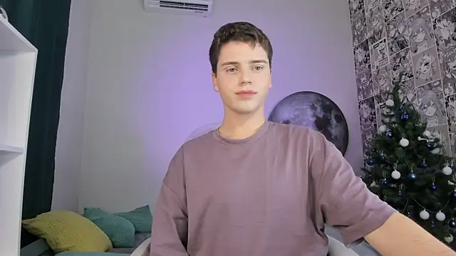 Snapshot of Olie_Sparkle chatting on 12/15/25, 09:42 Olie Sparkle online show from 12/15/25, 09:42