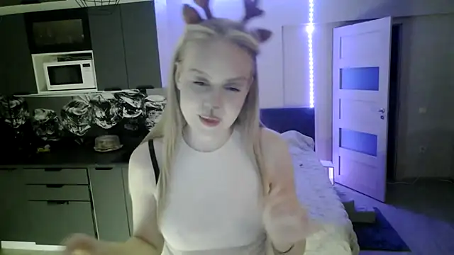 LunaPeony online show from 02/22/26, 02:19