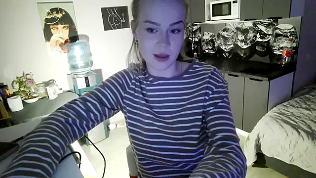 LunaPeony online show from 02/02/26, 06:18