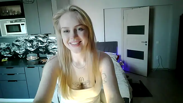 LunaPeony online show from 02/23/26, 02:24