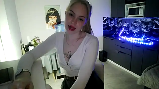 LunaPeony online show from 02/09/26, 03:32