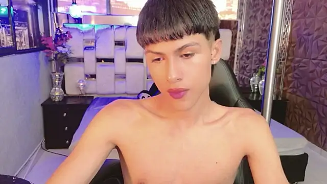 StormLuxX online show from 12/17/25, 01:05