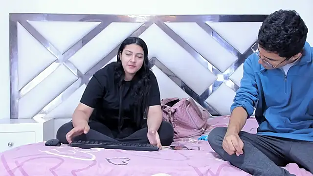 Snapshot of Alexandmelyy chatting on 12/16/25, 12:31 Alexandmelyy online show from 12/16/25, 12:31