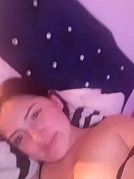 Snapshot of MisNicol chatting on 04/13/26, 12:14 MisNicol online show from 04/13/26, 12:14