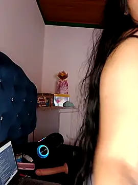 Snapshot of MisNicol chatting on 12/04/25, 08:30 MisNicol online show from 12/04/25, 08:30