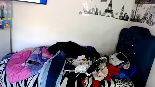 Snapshot of MisNicol chatting on 01/18/26, 02:42 MisNicol online show from 01/18/26, 02:42