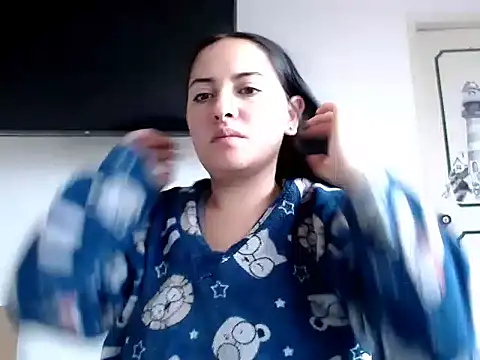 Snapshot of MisNicol chatting on 04/09/26, 12:00 MisNicol online show from 04/09/26, 12:00