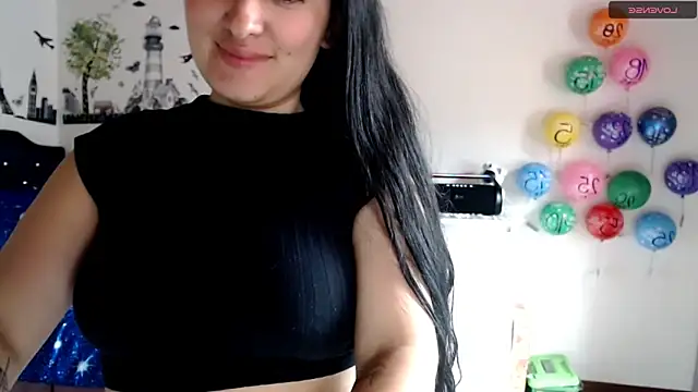 Snapshot of MisNicol chatting on 12/18/25, 06:01 MisNicol online show from 12/18/25, 06:01