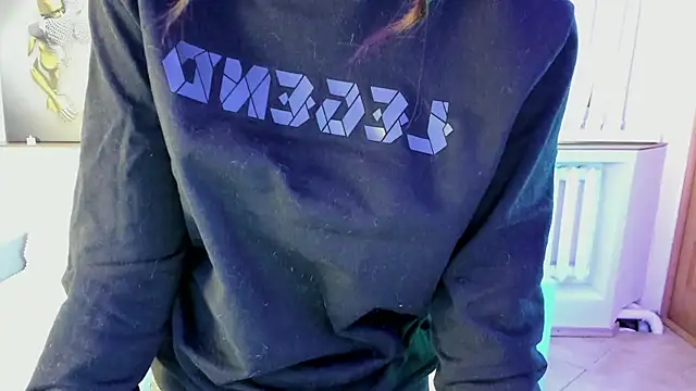 KrisDoeil online show from 12/17/25, 02:27