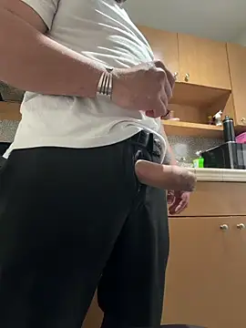 Snapshot of Samcan3 chatting on 02/11/26, 10:37 Samcan3 online show from 02/11/26, 10:37