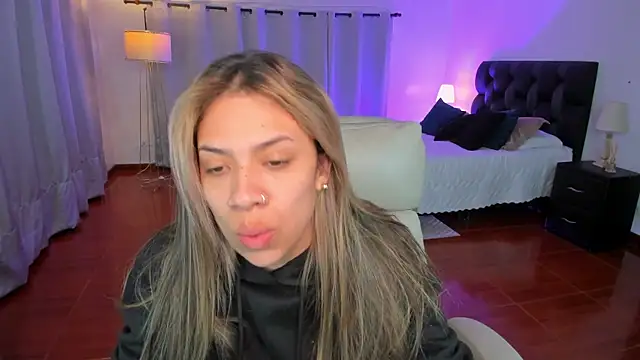 Zara Wolf  online show from 02/05/26, 11:17