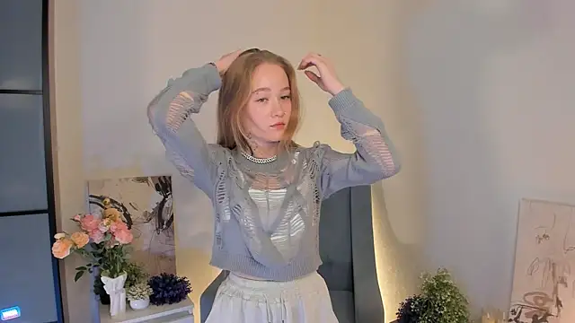 Snapshot of MaireLanda chatting on 12/17/25, 05:34 MaireLanda online show from 12/17/25, 05:34