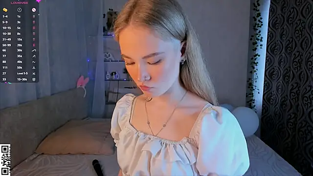 Snapshot of MaireLanda chatting on 06/15/26, 04:12 MaireLanda online show from 06/15/26, 04:12