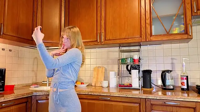 Snapshot of MatthewHoffis chatting on 02/07/26, 09:50 MatthewHoffis online show from 02/07/26, 09:50