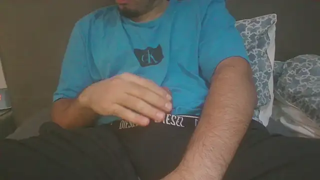 userre08 online show from 12/20/25, 01:19