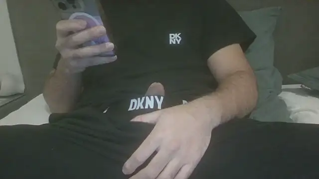 userre08 online show from 12/15/25, 03:18