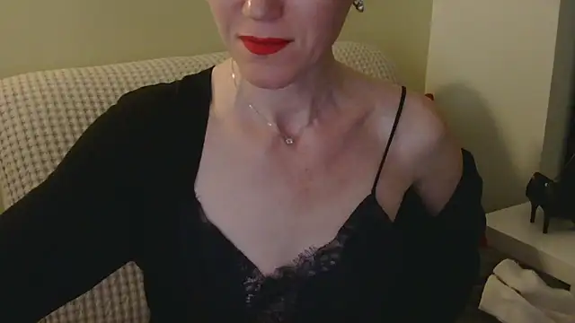 Snapshot of AuroraAG chatting on 04/25/26, 11:02 AuroraAG online show from 04/25/26, 11:02