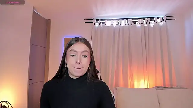 Snapshot of saracavali chatting on 06/27/26, 12:33 saracavali online show from 06/27/26, 12:33