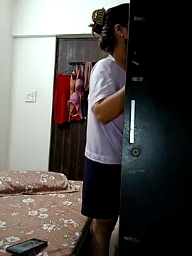 shilpa-singh online show from 04/15/26, 04:44