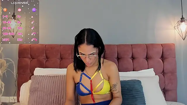 Samantha luv  online show from 12/04/25, 02:43