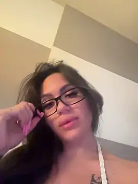 Snapshot of SiennaLuxexx chatting on 07/11/26, 04:18 SiennaLuxexx online show from 07/11/26, 04:18