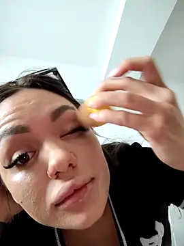 SiennaLuxexx online show from 05/05/26, 11:35