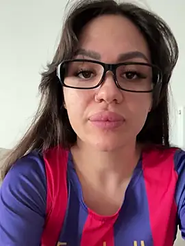 Snapshot of SiennaLuxexx chatting on 02/22/26, 01:24 SiennaLuxexx online show from 02/22/26, 01:24