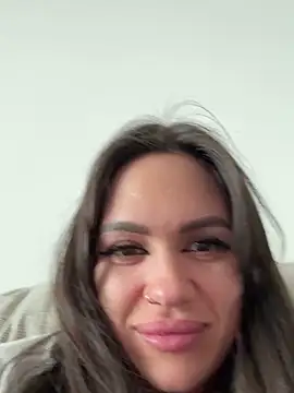 Snapshot of SiennaLuxexx chatting on 02/19/26, 12:02 SiennaLuxexx online show from 02/19/26, 12:02