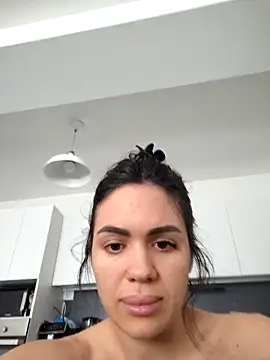 SiennaLuxexx online show from 04/11/26, 01:04