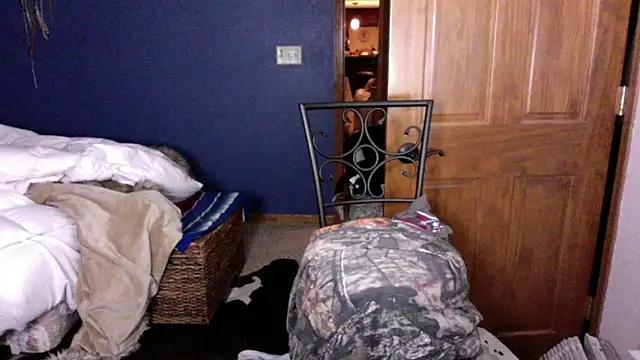 Snapshot of SpunRedneck chatting on 12/15/25, 12:11 SpunRedneck online show from 12/15/25, 12:11