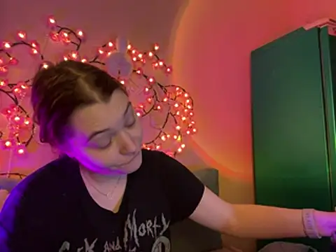 Snapshot of Ungoliant_Kiss chatting on 03/01/26, 05:35 Ungoliant Kiss online show from 03/01/26, 05:35