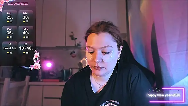 Snapshot of Ungoliant_Kiss chatting on 12/21/25, 07:32 Ungoliant Kiss online show from 12/21/25, 07:32