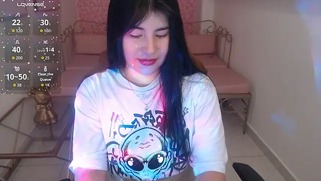 Nina harpper  online show from 12/03/25, 01:21