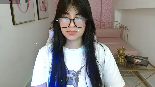 Nina harpper  online show from 04/13/26, 01:04