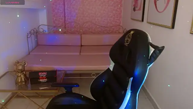 Nina harpper  online show from 03/27/26, 01:12