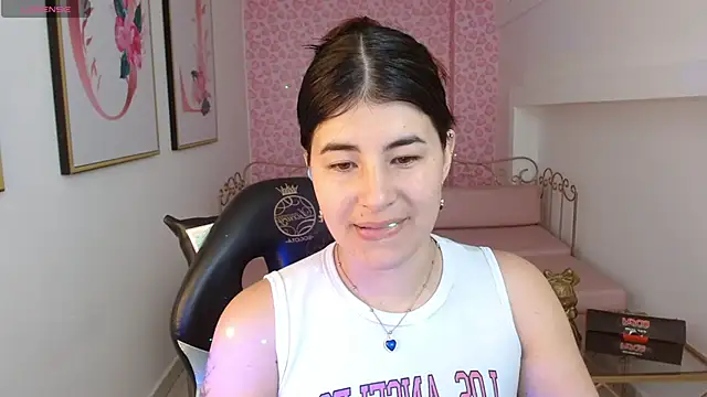 Nina harpper  online show from 04/15/26, 01:26