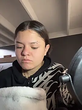 Snapshot of Camila_Duarte2 chatting on 02/16/26, 01:21 Camila Duarte2 online show from 02/16/26, 01:21