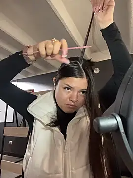 Snapshot of Camila_Duarte2 chatting on 02/18/26, 01:29 Camila Duarte2 online show from 02/18/26, 01:29