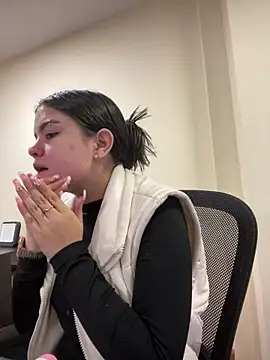 Camila Duarte2 online show from 04/01/26, 01:41