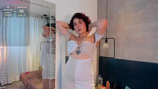 Snapshot of MissSavage_ chatting on 12/18/25, 07:50 MissSavage online show from 12/18/25, 07:50