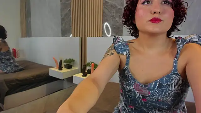 Snapshot of MissSavage_ chatting on 12/16/25, 07:29 MissSavage online show from 12/16/25, 07:29