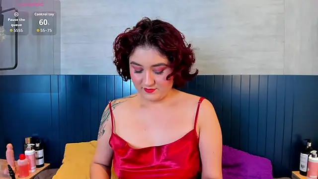 Snapshot of MissSavage_ chatting on 01/13/26, 07:40 MissSavage online show from 01/13/26, 07:40