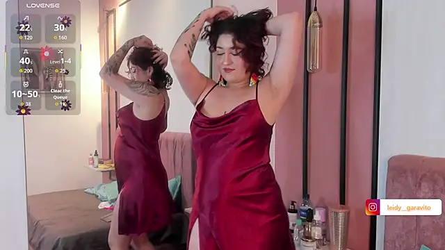 MissSavage  online show from 04/17/26, 07:38