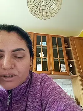 Snapshot of gini92 chatting on 02/06/26, 10:00 gini92 online show from 02/06/26, 10:00