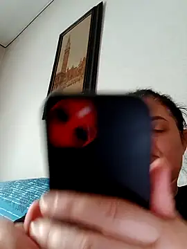 Snapshot of gini92 chatting on 04/06/26, 06:03 gini92 online show from 04/06/26, 06:03