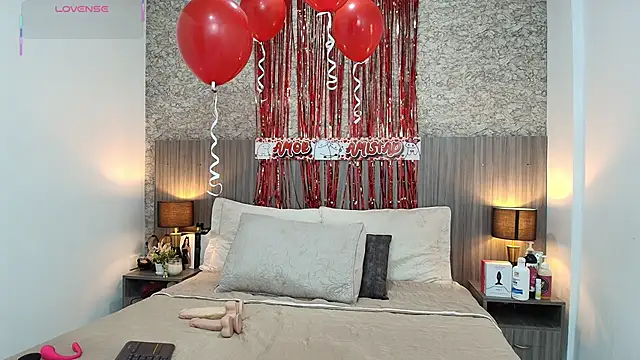 nicol alvarez online show from 02/16/26, 11:42