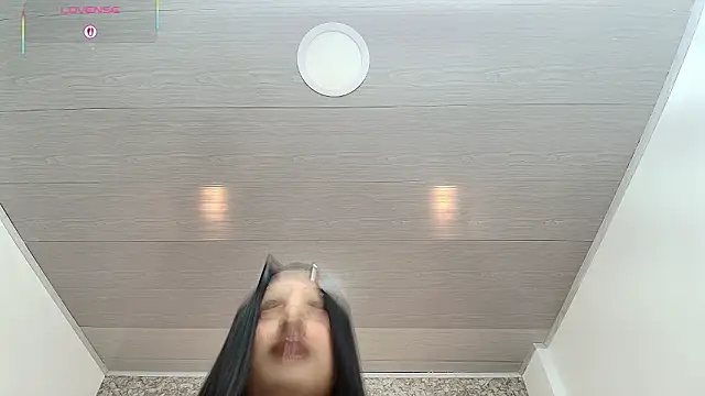 nicol alvarez online show from 02/14/26, 11:54