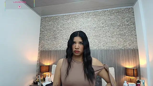 nicol alvarez online show from 02/11/26, 11:43